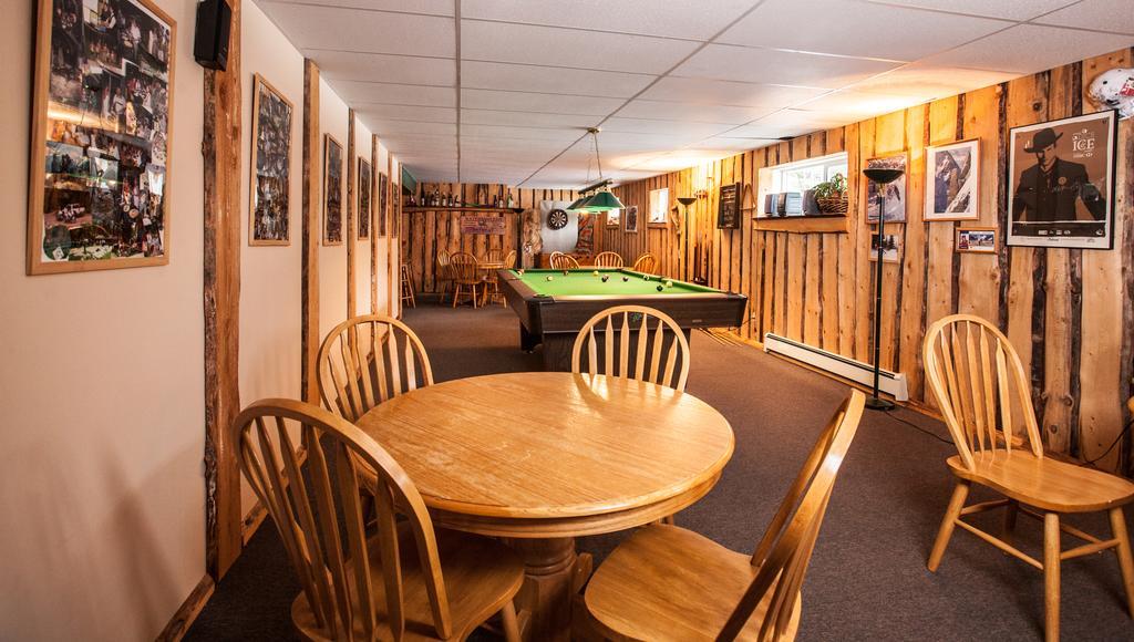 Mulvehill Creek Wilderness Inn And Wedding Chapel レベルストーク エクステリア 写真