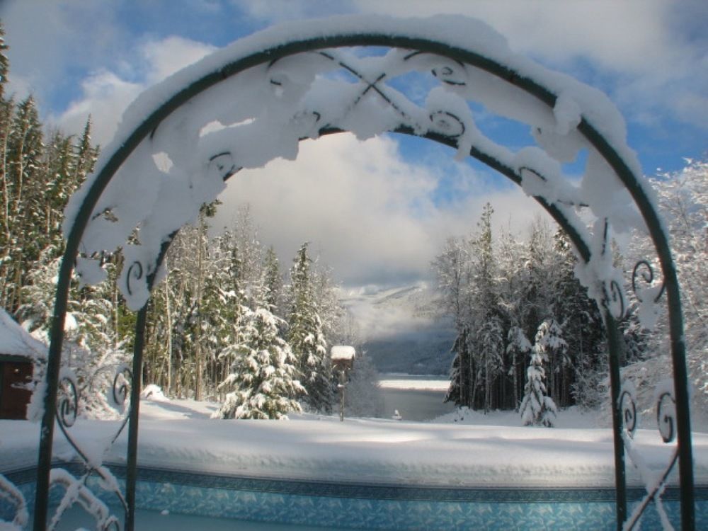 Mulvehill Creek Wilderness Inn And Wedding Chapel レベルストーク エクステリア 写真
