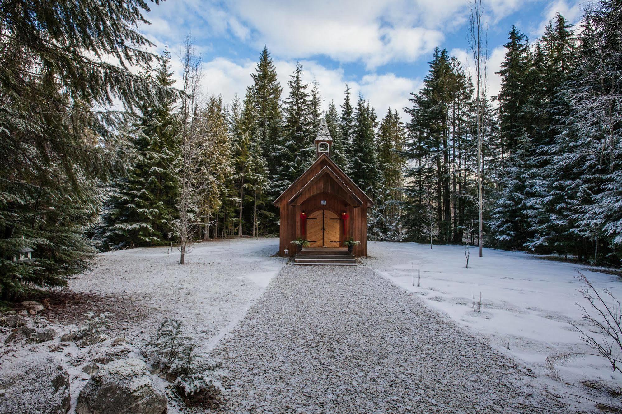 Mulvehill Creek Wilderness Inn And Wedding Chapel レベルストーク エクステリア 写真